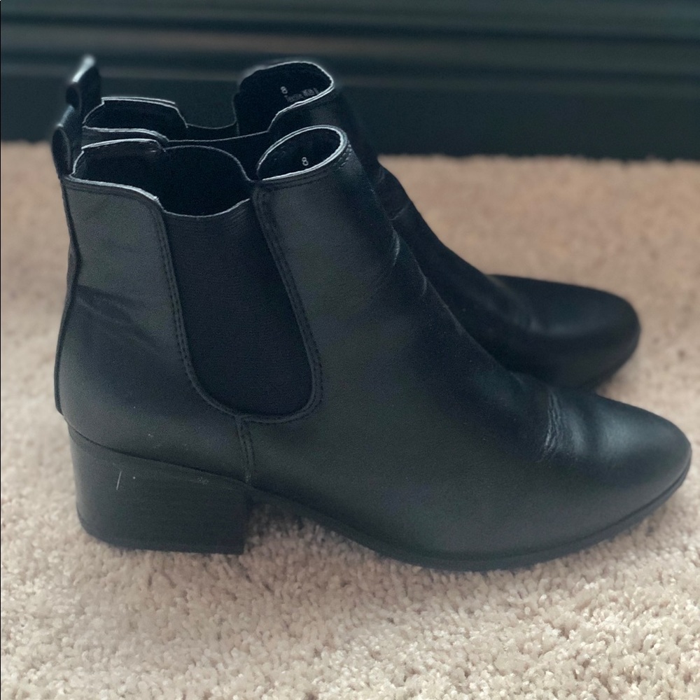 a new day black boots // size 8